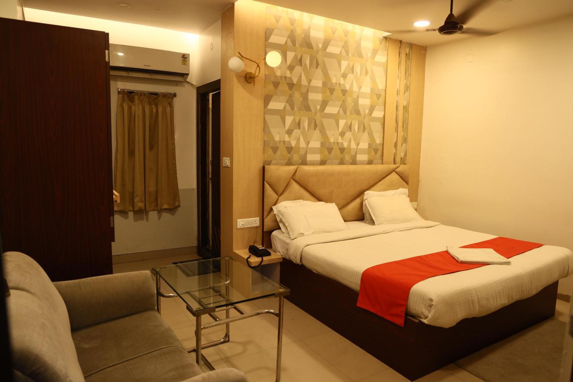 Hotel Bhubaneswari Classic Brahmapur Exterior photo