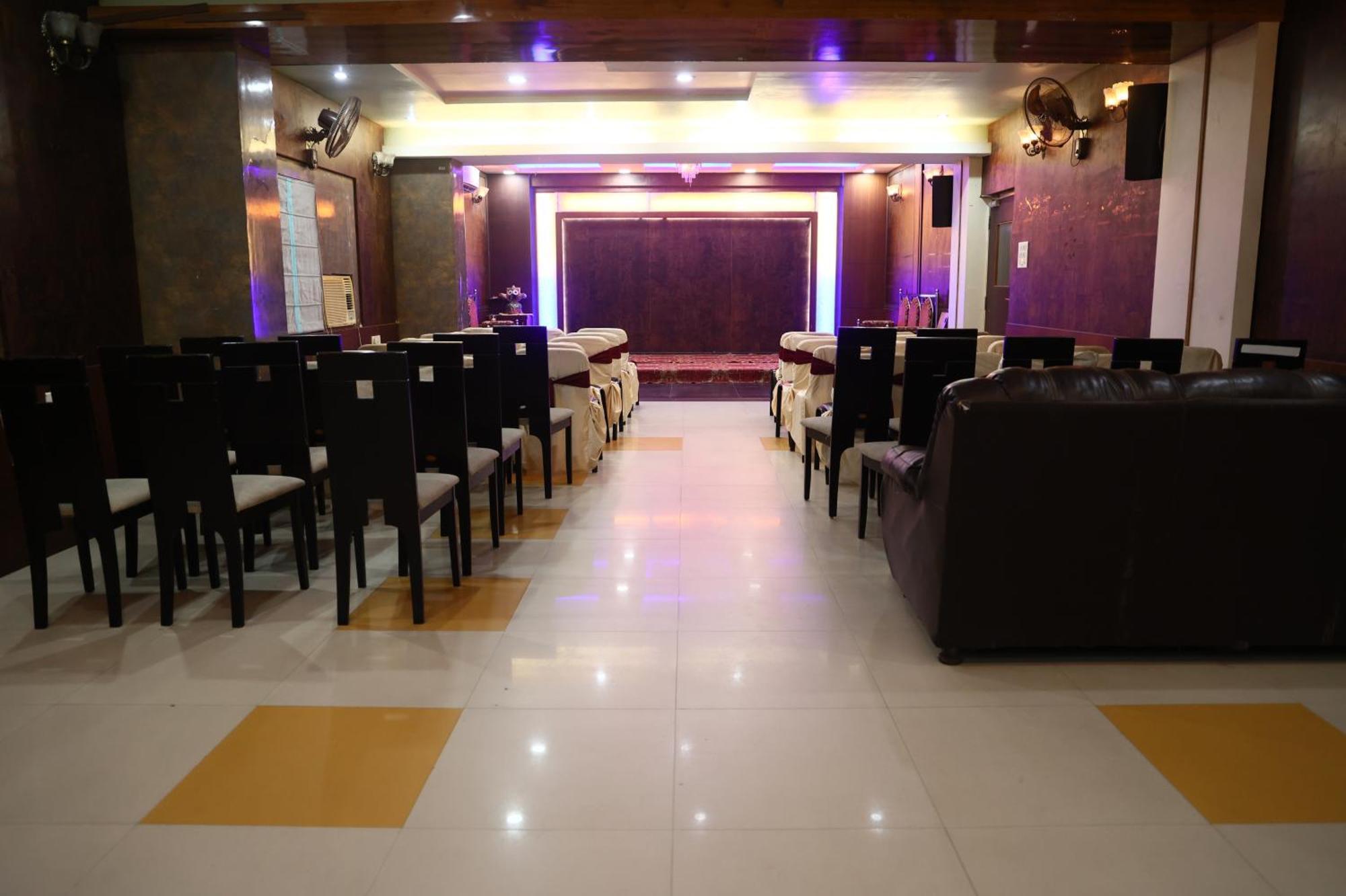 Hotel Bhubaneswari Classic Brahmapur Exterior photo