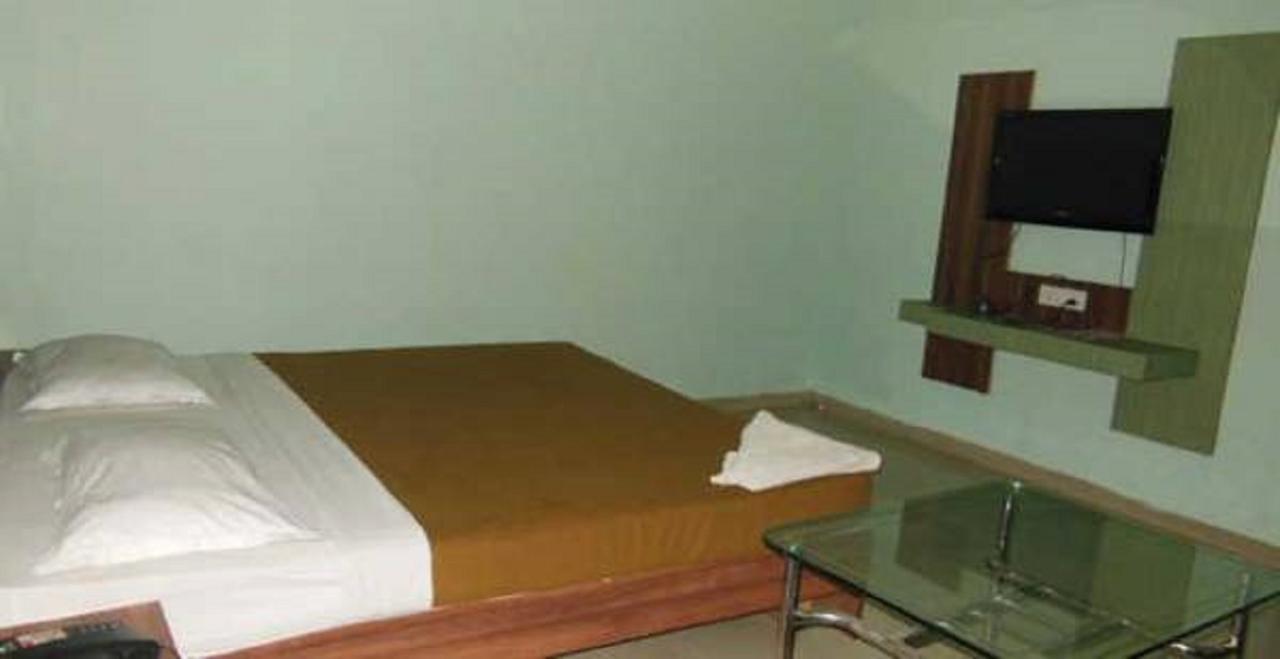 Hotel Bhubaneswari Classic Brahmapur Exterior photo